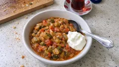 Kendi suyunda kabak çintmesi: Adana usulü hafif tencere yemeği