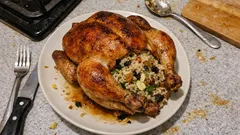 İç pilavlı fırında tavuk dolması: dışı çıtır, içi aromalı ve doyurucu