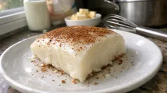 Tek tencerede yalancı tavuk göğsü: topaksız, dilimlenen muhallebi kıvamı