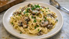 15–20 dakikada mantarlı kremalı makarna: ipeksi sos, tam kıvam