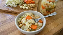 Kütür kütür klasik lahana turşusu: nohutlu ve ölçüsü şaşmayan tarif