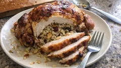 Bademli kuş üzümlü iç pilavlı tavuk dolma: fırında sulu sulu, adım adım