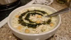 Tavuklu lebeniye çorbası: Yoğurt terbiyesiyle kesilmeyen, ipeksi kıvam