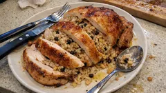 İç pilavlı tavuk dolması tarifi: haşlayıp fırınlayınca lokum gibi yumuşak oluyor