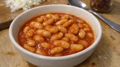 Dağılmayan lokum gibi kuru fasulye tarifi: salçalı, ev usulü