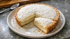 Tart kalıbında gelin pastası: sütle ıslatılmış kek ve kremalı muhallebiyle hafif tatlı