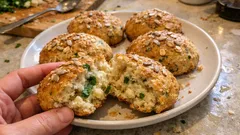 Unsuz yulaf ezmeli glütensiz poğaça: 5 dakikada karıştır, şekillendir, fırına ver