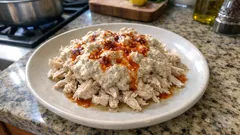 Dengeli kıvamıyla Çerkez tavuğu: cevizli-sarımsaklı sos tam kararında