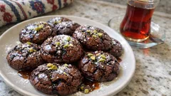 Şerbetle ıslatılan brownie kurabiye: dışı çatlak, içi yumuşacık