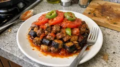 Fırında etli patlıcan kebabı: kat kat dizip tam kıvamında pişen ev usulü tarif