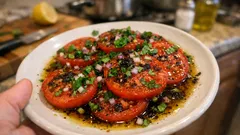 Marine Domates Salatası: Balsamikli sosla 2 saatte lezzeti oturan tarif