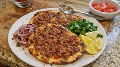Ev fırınında lahmacun: kenarı çıtır, içi sulu lokanta usulü tarif