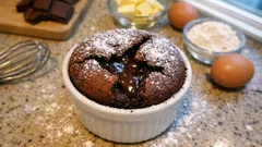 Kafe usulü çikolatalı sufle: dışı pişkin, içi akışkan kıvamıyla evde kolayca