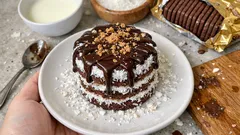 Fırınsız porsiyonluk bisküvili pasta: krem şantili, hindistan cevizli pratik tarif