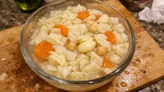 Kıtır kıtır lahana turşusu: tuzla ovma yöntemiyle ölçüsü şaşmayan tarif