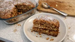 Arası Elmalı Kek: Tarçınlı Elma ve Ceviz Katmanıyla Puf Puf Sonuç