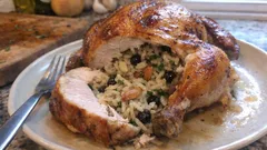 Bademli iç pilavlı tavuk dolması: fırında sulu, dışı nar gibi kızaran tarif