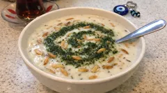 Arpa Şehriyeli Yoğurt Çorbası: Şehriyeyi kavurup terbiyeyi kesmeden yapmanın yolu