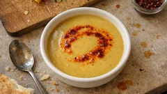 Lokanta usulü mercimek çorbası: pürüzsüz kıvam için unlu kavurma yöntemi