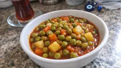 Patatesli havuçlu bezelye yemeği: tek tencerede tam kıvamında ev usulü tarif