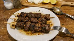 Tavada ciğer şiş tarifi: marinasyonsuz, lokum gibi pişirmenin pratik yolu