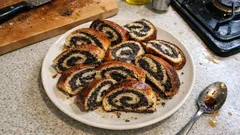 Tel tel ayrılan haşhaşlı çörek tarifi: sarı haşhaşla yumuşacık, tam kıvamında