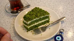 Gıda boyasız yemyeşil: Ispanaklı yaş pasta tarifi (yumuşacık pandispanya)