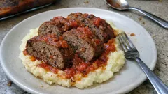 Fırında domates soslu rosto köfte: dışı kızarık, içi sulu tarif