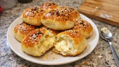 Az Malzemeli Mayasız Poğaça Tarifi: 20 Dakikada Yumuşacık Peynirli Poğaçalar