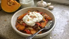 Fırında Bal Kabağı Borani: Sarımsaklı yoğurtla hafif, pratik ve çok lezzetli