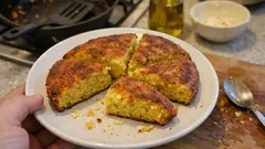 Fırın açmadan tavada mısır ekmeği: yumuşacık iç dokulu, dakikalar içinde