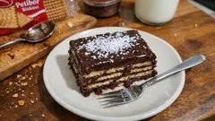 Fırınsız petibörlü bisküvili pasta: parlak çikolatalı kremayla tam kıvamında