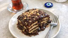 Fırınsız bebe bisküvili pasta: kakaolu muhallebiyle dilim dilim, tam kıvamında