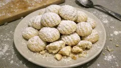 5 dakikada toparlanan ağızda dağılan un kurabiyesi: nişastalı, kıyır kıyır tarif