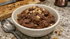 Çikolatalı irmik helvası: bitter çikolata dokunuşuyla tam kıvamında, tek tencerede