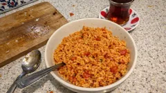 Kırmızı pirinç pilavı tarifi: zeytinyağlı, tane tane ve hafif