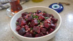 Limonlu zeytinyağlı pancar tarifi: rengi canlı, lezzeti dengeli