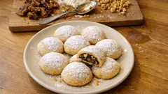 Sirkeyle kıyır kıyır incirli kurabiye: cevizli, çay saatine çok yakışıyor