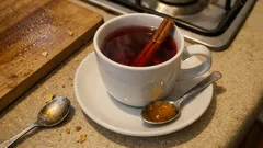 Kuşburnu çayı nasıl demlenir? Tarçın ve balla dengeli, mayhoş bir tarif