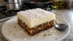 Tam ölçülü Kıbrıs tatlısı tarifi: şerbeti tam çeken, üstü ipeksi muhallebili