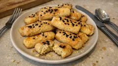 Pastane usulü sirkeli tuzlu kurabiye: kıyır kıyır doku için ölçülü unla tam kıvamında