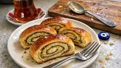 Kat kat yumuşak haşhaşlı çörek: rulo dilim yöntemiyle tam kıvamında