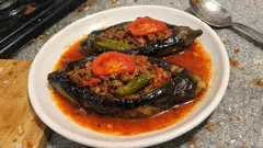 Tam kıvamında karnıyarık: patlıcanı yağ çektirmeden fırında sulu sulu pişirme yöntemi