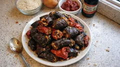 Nar ekşili zeytinyağlı kuru dolma: kısık ateşte dağılmadan tam kıvamında