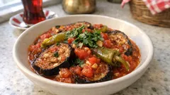 Kızartıp tencereye: Domates ve sarımsaklı Patlıcan Çığırtma tarifi