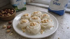 Fındıklı Sarma Güllaç: Gül şeklinde porsiyonluk, tam kıvamında hafif Ramazan tatlısı