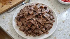 Evde fırında kıyma döner: incecik açın, fırından sonra tavada kısa çevirin